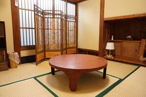 [Standard Townhouse] Sanchomachi Nagata, Max 8 people, Non Smoking | Living area - Obama Machiya Stay (Obama)