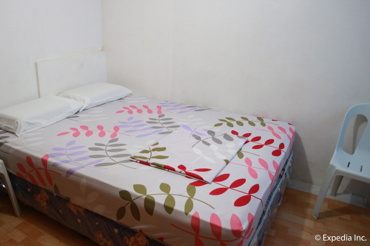 Standard Room | Rollaway beds, free WiFi, bed sheets