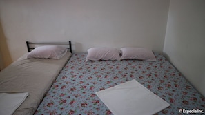 Family Room (No Hot Shower)