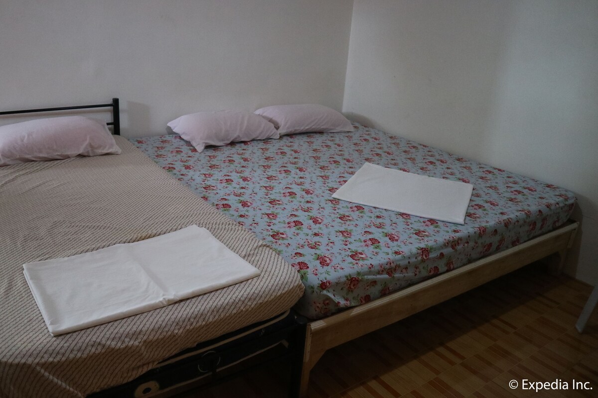 Family Room (No Hot Shower) | Rollaway beds, free WiFi, bed sheets