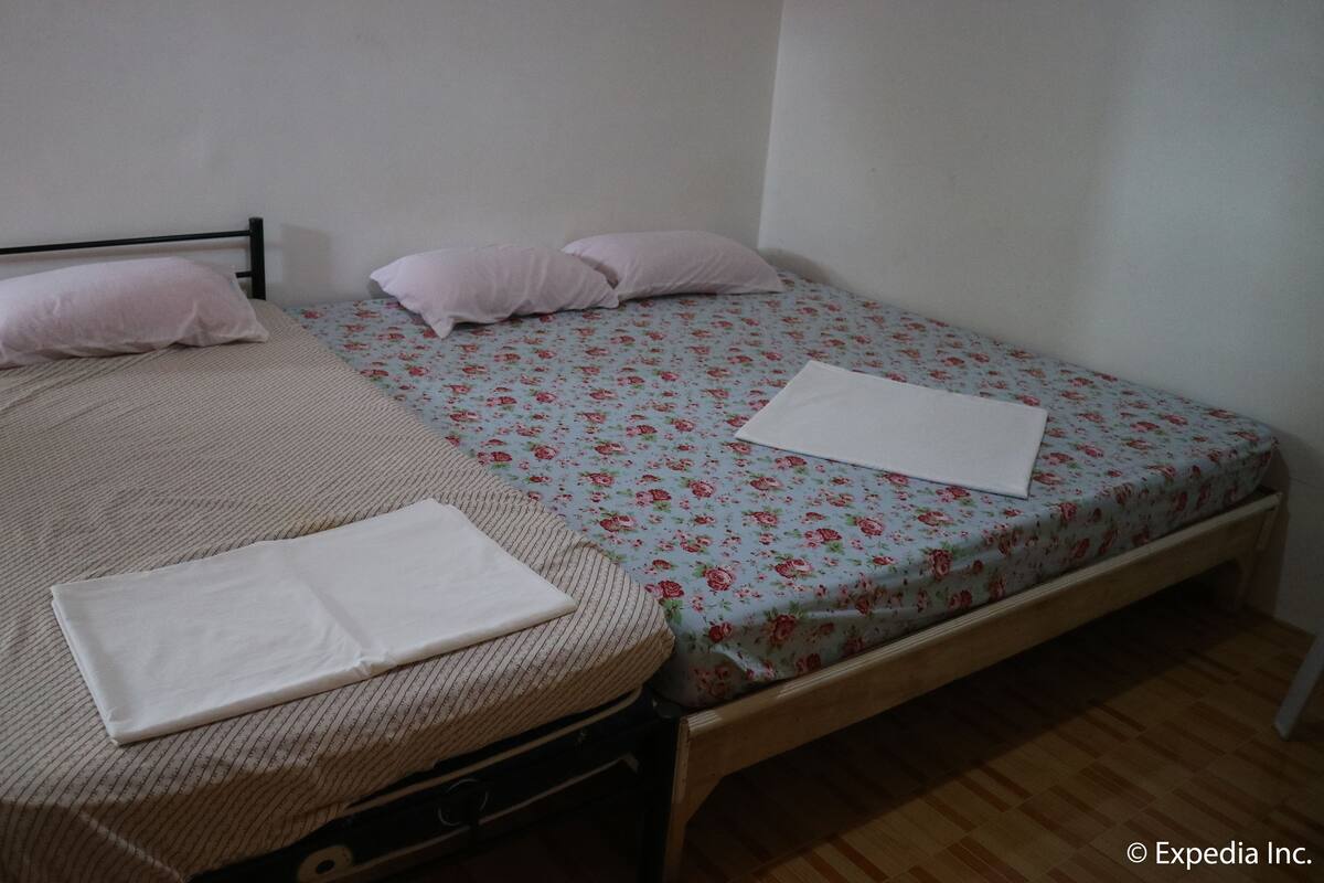 Family Room (No Hot Shower)