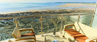 SOM SETT PÅ TV! 'Headlands' Luksus Beachside Apartment