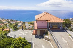 Exterior - Holiday apartment- Excellent sea and mountain views with large terrace (Santa Cruz)