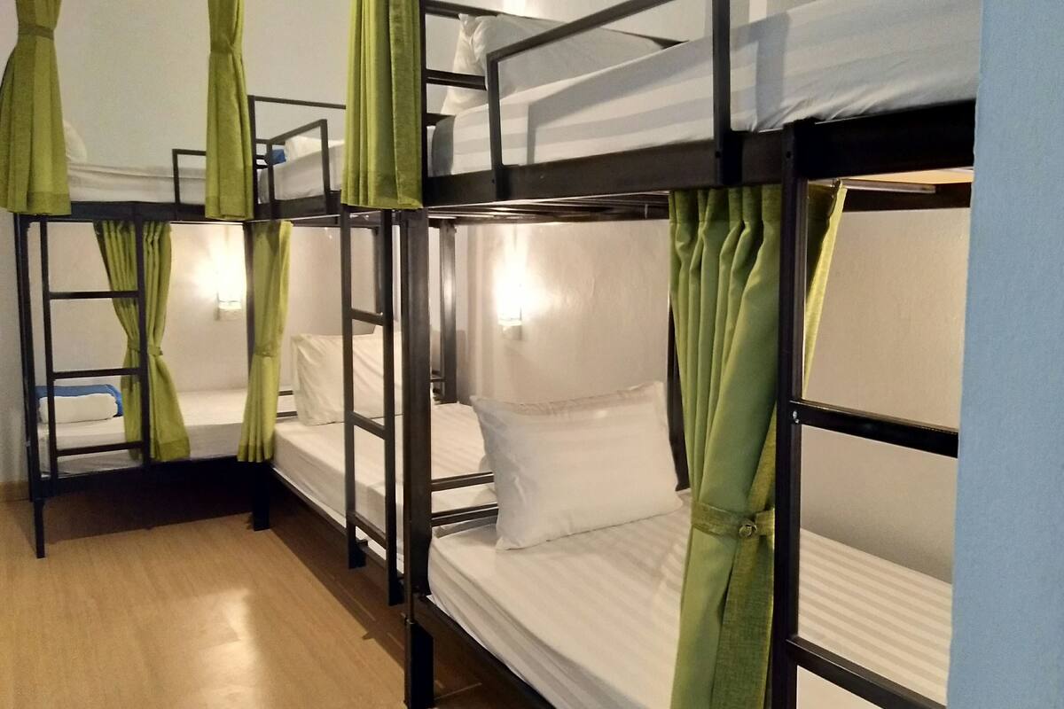 Free WiFi, bed sheets
