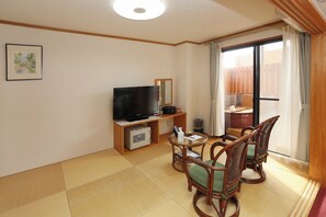 In-room safe, free WiFi, bed sheets - Hotel Sun Resort Shirahama (Shirahama)