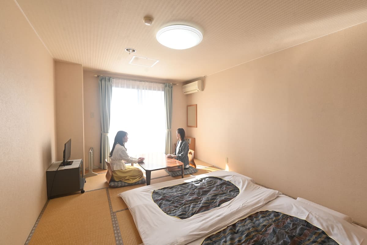 Japanese Style Room | In-room safe, free WiFi, bed sheets