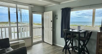 PANORAMIC OCEAN VIEW CONDO W/ DIRECT ACCESS TO A SECLUDED BEACH!