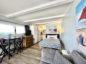 Iron/ironing board, WiFi, bed sheets - PANORAMIC OCEAN VIEW CONDO W/ DIRECT ACCESS TO A SECLUDED BEACH! (Atlantic Beach)