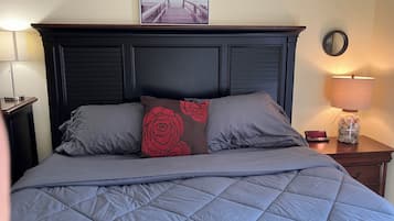 1 bedroom, travel cot, WiFi, bed sheets