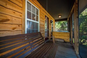 Terrace/patio - Rooster Rest sleeps 2 (Fort Payne)