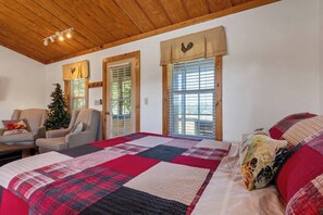 1 bedroom, WiFi, bed sheets - Rooster Rest sleeps 2 (Fort Payne)