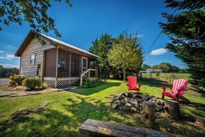 Terrace/patio - Rooster Rest sleeps 2 (Fort Payne)