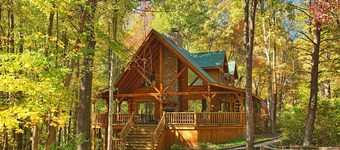 Redwood Lodge Hocking Hills-Covered Porches, Firepit, Hot Tub, Rec Room, WiFi