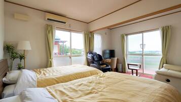 Cottage (2 people capacity) with private dog run, corner room | Down duvets