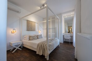 3 chambres, bureau, fer et planche Ă repasser, lit parapluie