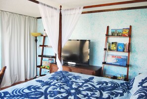 Iron/ironing board, free WiFi, bed sheets