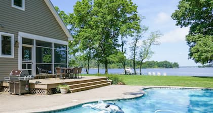 Modern St Michaels estate -Pier, Pool, Gas fire pit, Bikes, Kayaks