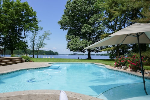 Modern St Michaels estate -Pier, Pool, Gas fire pit, Bikes, Kayaks