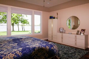 5 bedrooms, desk, iron/ironing board, free WiFi - Modern St Michaels estate -Pier, Pool, Gas fire pit, Bikes, Kayaks (Easton)