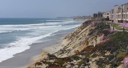 Spacious Townhouse Steps from the Beach in Oceanfront Property