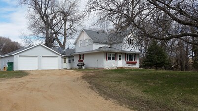 Year-round rental house across from the entrance to Big Stone Lake State Park