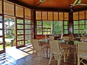 朝食 (オーダー形式)、毎日提供 (1 名様 250 PHP)