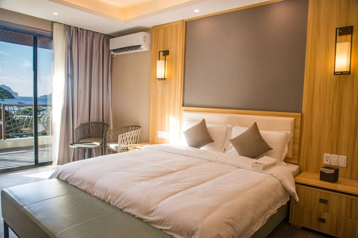 Habitación Premium | Minibar, caja fuerte, escritorio y ropa de cama