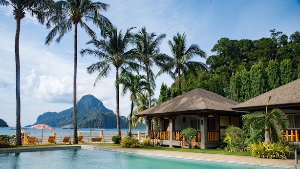Outdoor pool, open 8:30 AM to 10 PM, pool umbrellas, sun loungers - El Nido Garden Resort (El Nido)