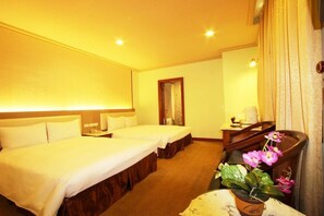 Deluxe Quadruple Room | 1 bedroom, free WiFi, bed sheets - Puyisy Business Hotel (Hsinchu)