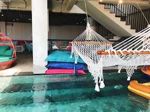 Outdoor pool - Cara Cara Inn (Kuta)