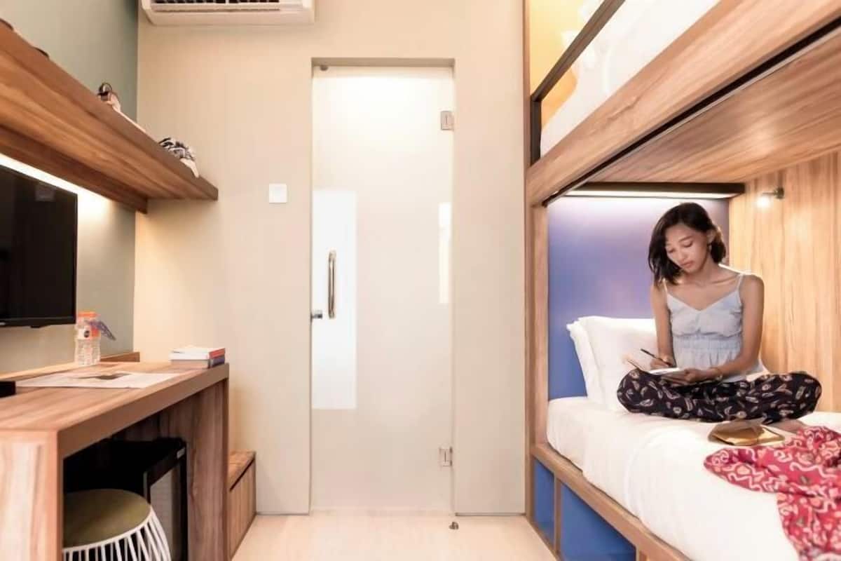 Premium bedding, in-room safe, free WiFi, bed sheets