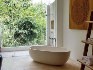 Double or Twin Room, Ensuite, Garden View | Deep soaking bathtub