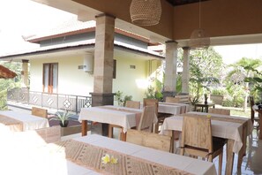 Free daily continental breakfast  - Doni House & Villa (Ubud)