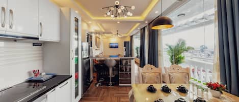 Penthouse, 2 habitaciones | Insonorización, wifi gratis y ropa de cama