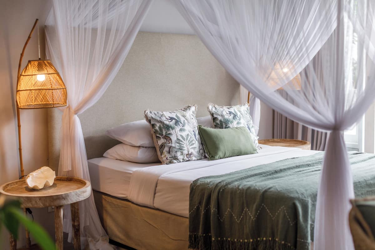 Chambre Standard | Coffres-forts dans les chambres, Wi-Fi gratuit, draps fournis