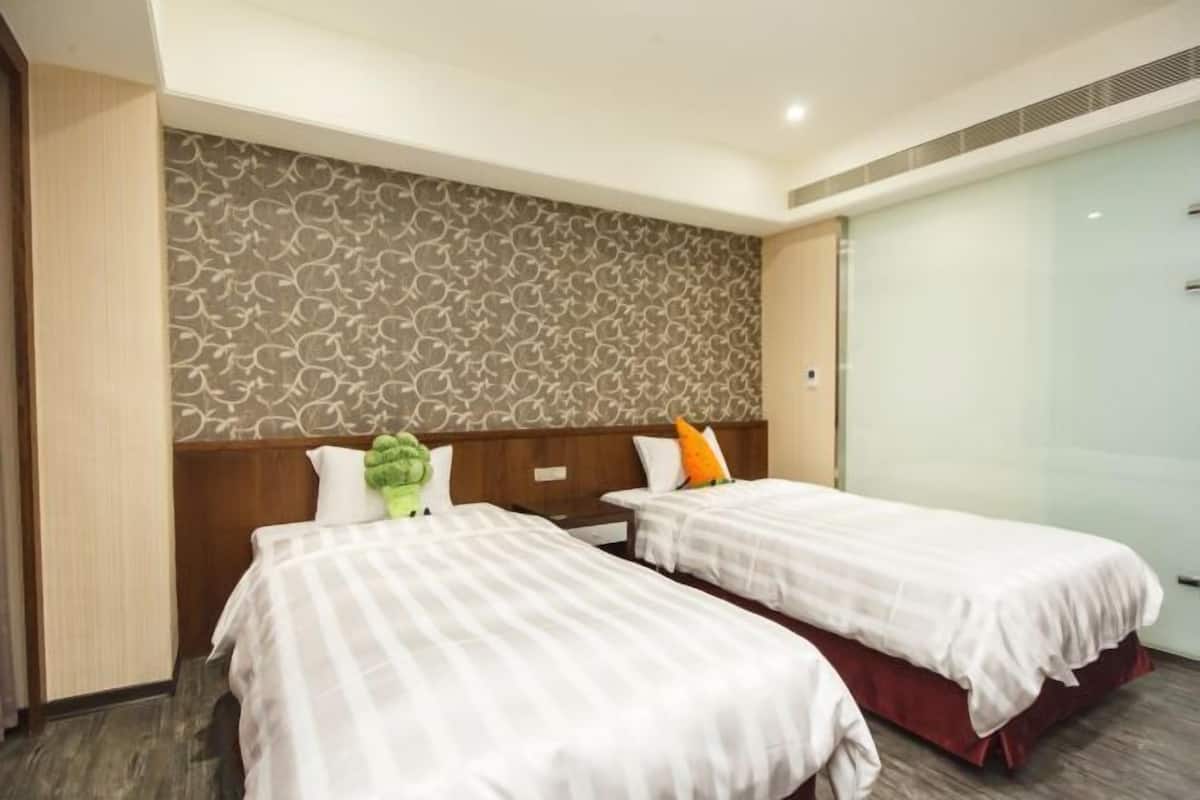 In-room safe, desk, laptop workspace, blackout curtains