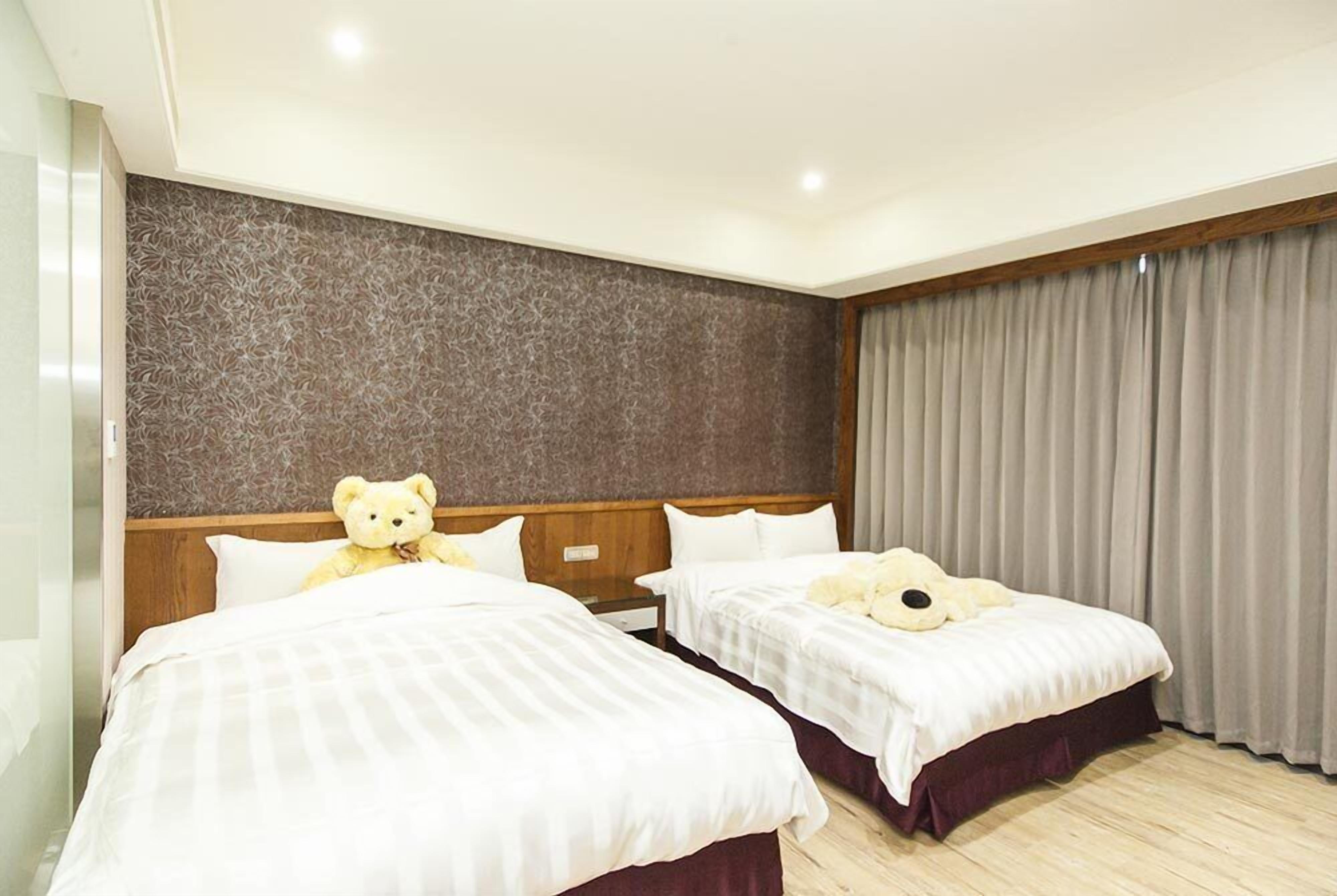 family quadruple room | 1 bedroom, in-room safe, desk, laptop workspace