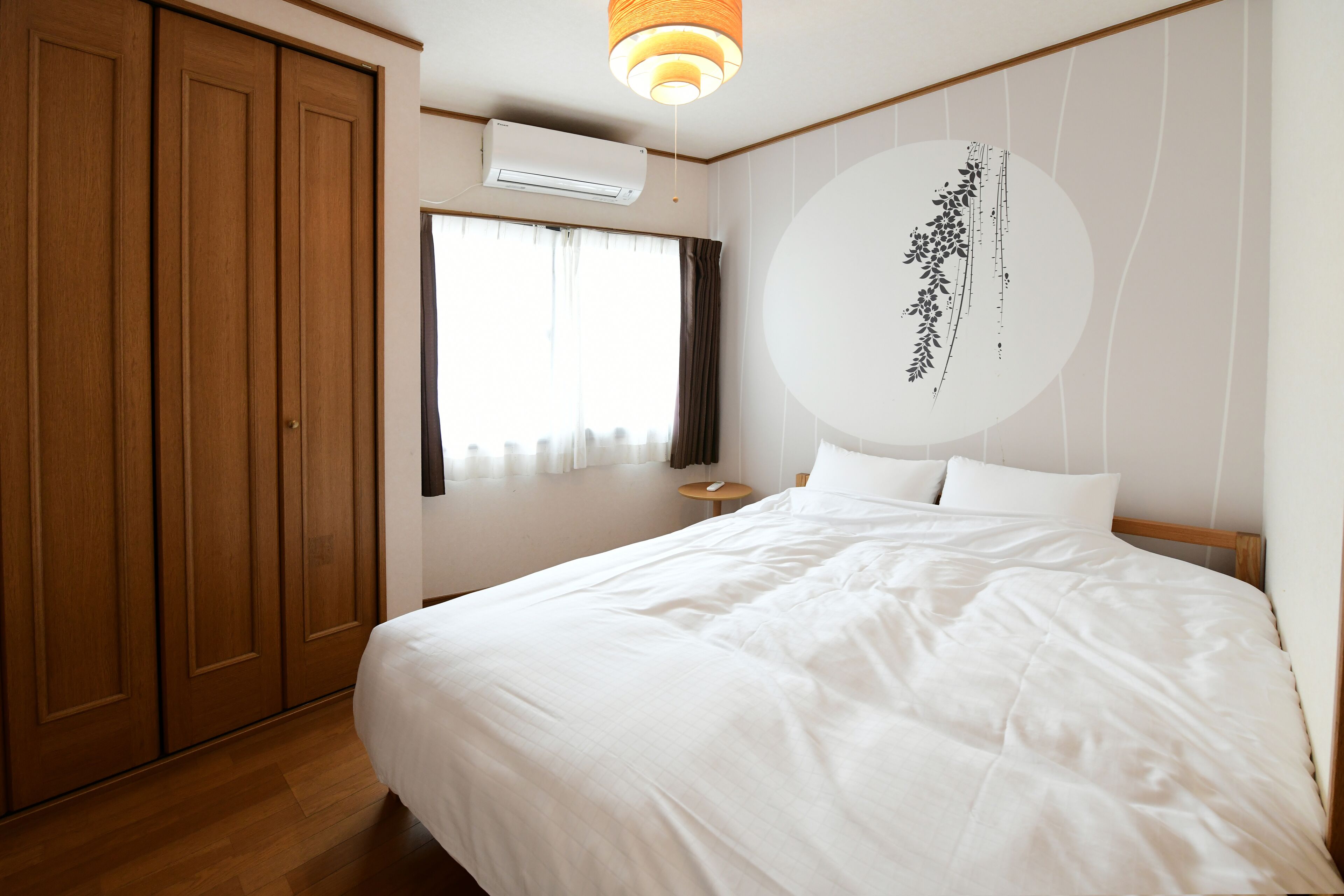 Family House | 3 bedrooms, blackout drapes, iron/ironing board, WiFi (free)