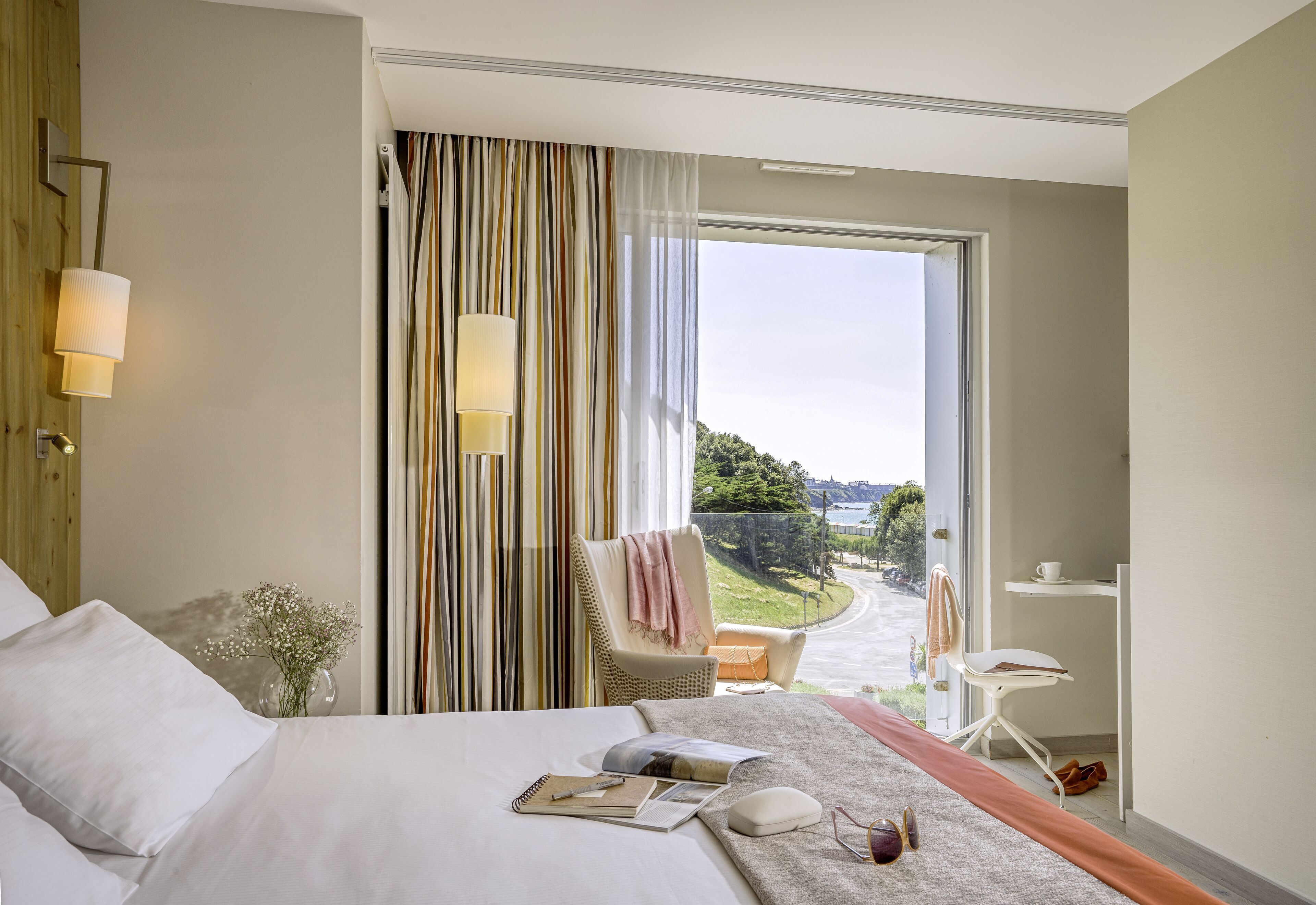 In-room safe, desk, soundproofing, iron/ironing board