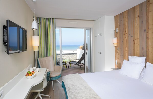 客房內保險箱、書桌、隔音、熨斗/熨衣板