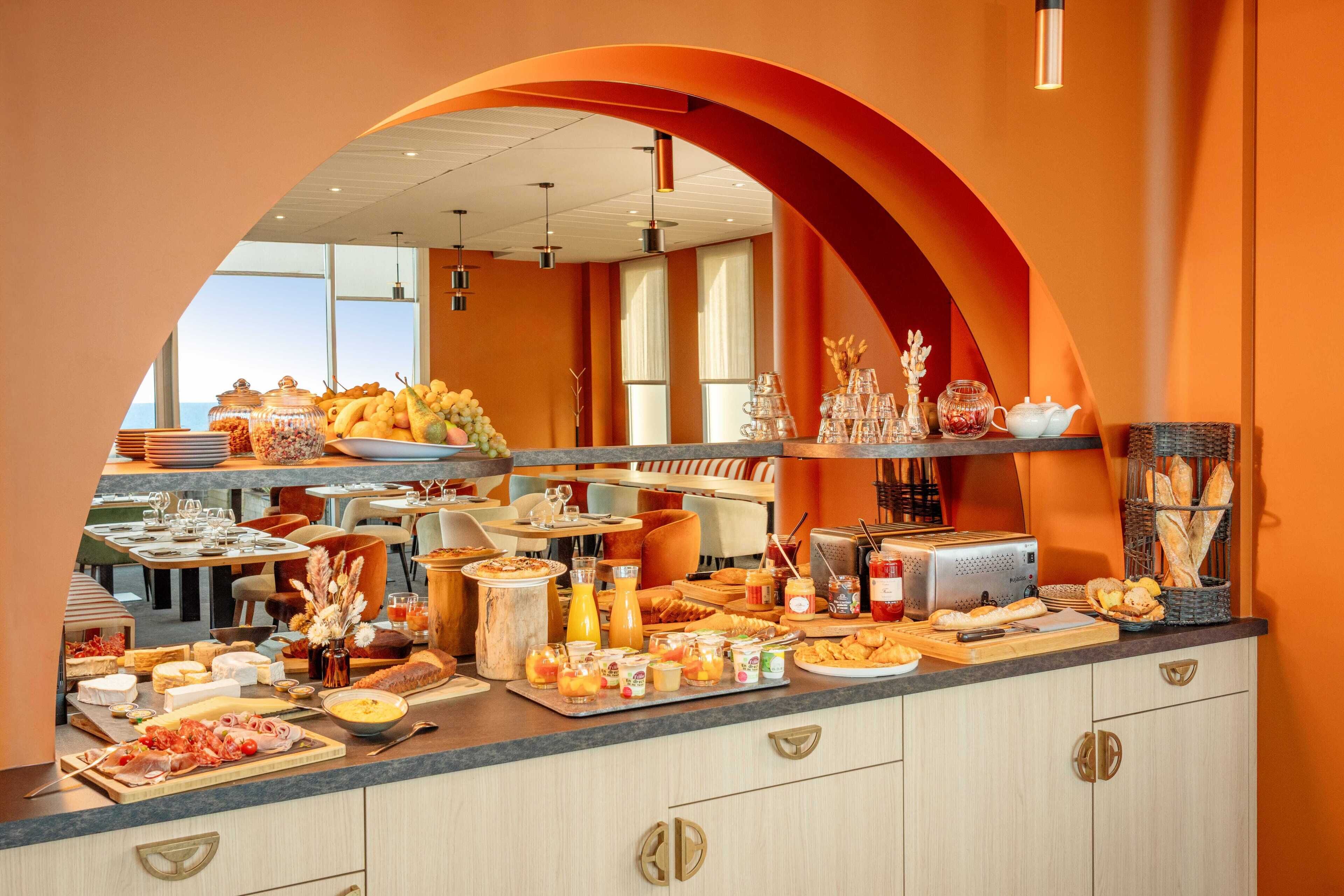 Daily buffet breakfast (EUR 19 per person)