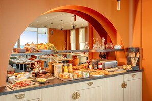 Daily buffet breakfast (EUR 19 per person)