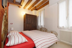 Apartment, 1 Bedroom | 1 bedroom, desk, iron/ironing board, free WiFi - Mario Apartment Biennale (Venice)