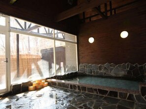 Indoor spa tub