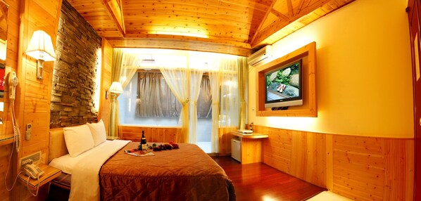 Cortinas blackout, wifi gratis y ropa de cama 