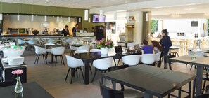 Daily buffet breakfast for a fee - Skotel Amsterdam, Hotelschool The Hague (Amsterdam)