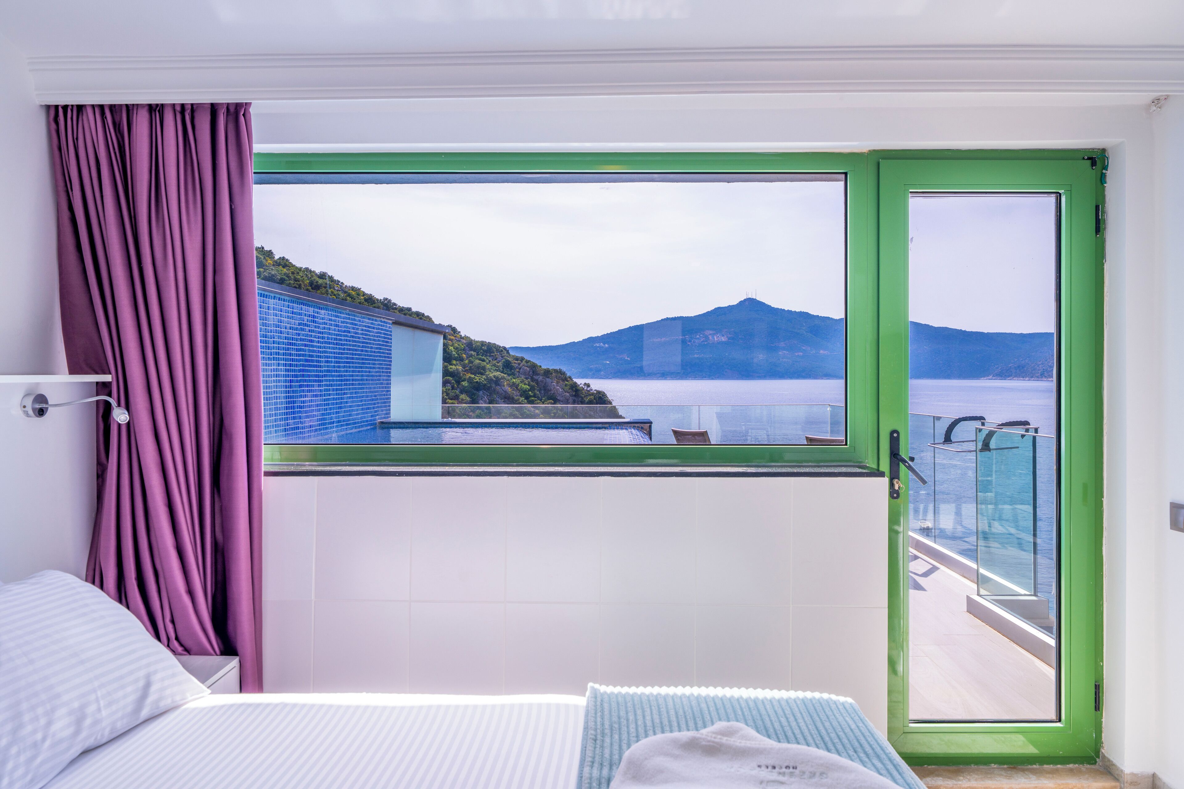 romantic double room | 1 bedroom, premium bedding, minibar, desk