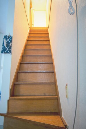 House, 3 Bedrooms, Non Smoking | Staircase