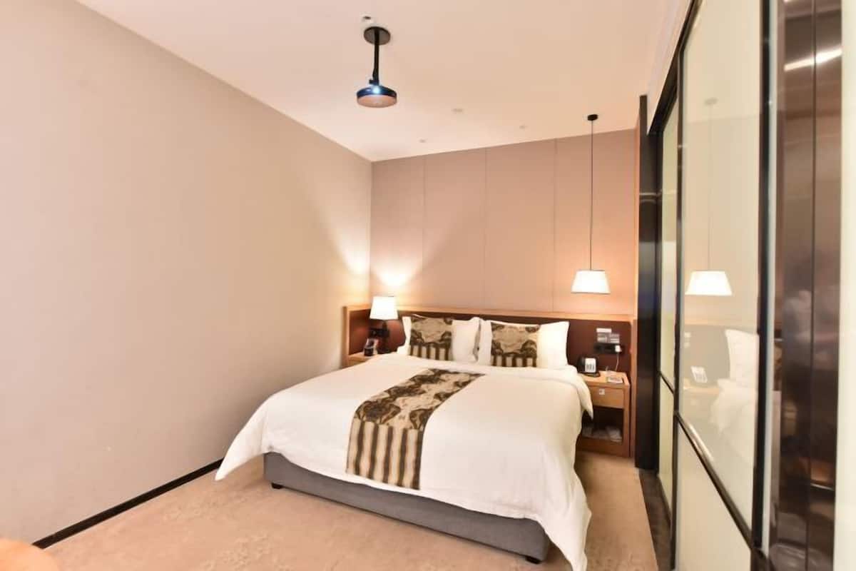 Minibar, in-room safe, desk, blackout curtains