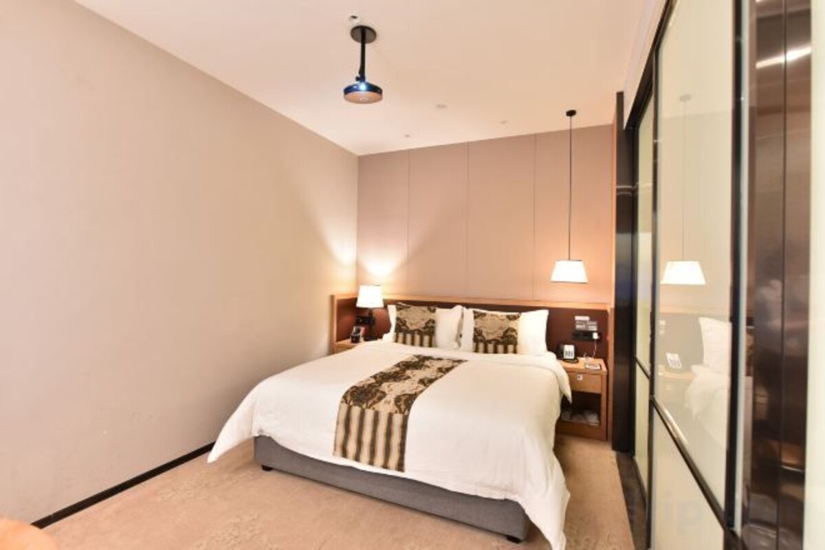 Featured Couples'Room (No window, non-smoking)